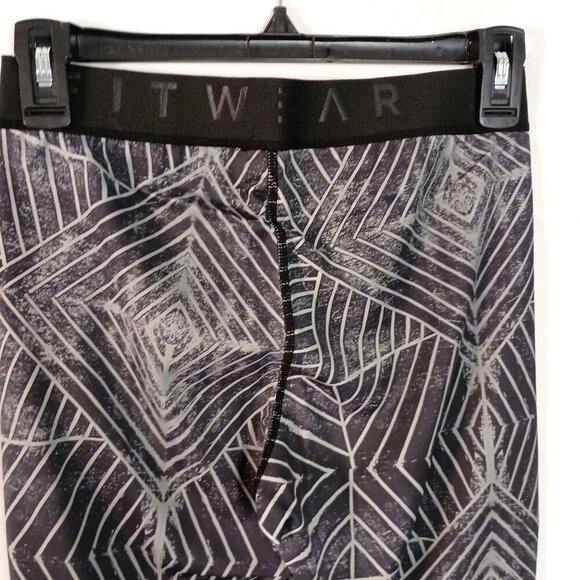 Fitwear NZ Black Geometric Yoga Leggings S NWT Compression Running CrossFit Gym - Picture 7 of 7